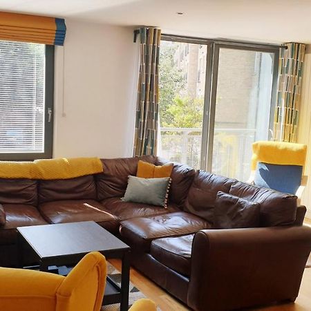 Altido Alluring 3Br Apt Near The Centre With Parking Edimburgo Exterior foto
