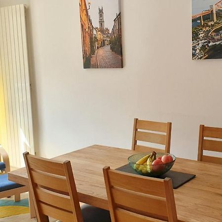 Altido Alluring 3Br Apt Near The Centre With Parking Edimburgo Exterior foto