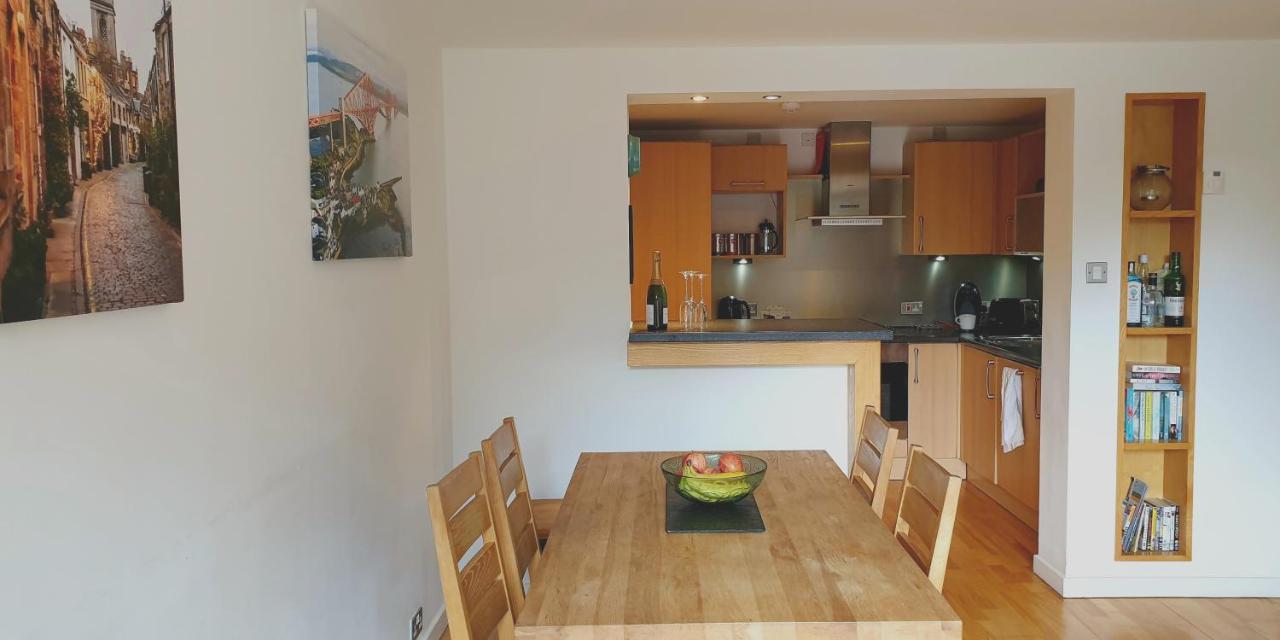 Altido Alluring 3Br Apt Near The Centre With Parking Edimburgo Exterior foto
