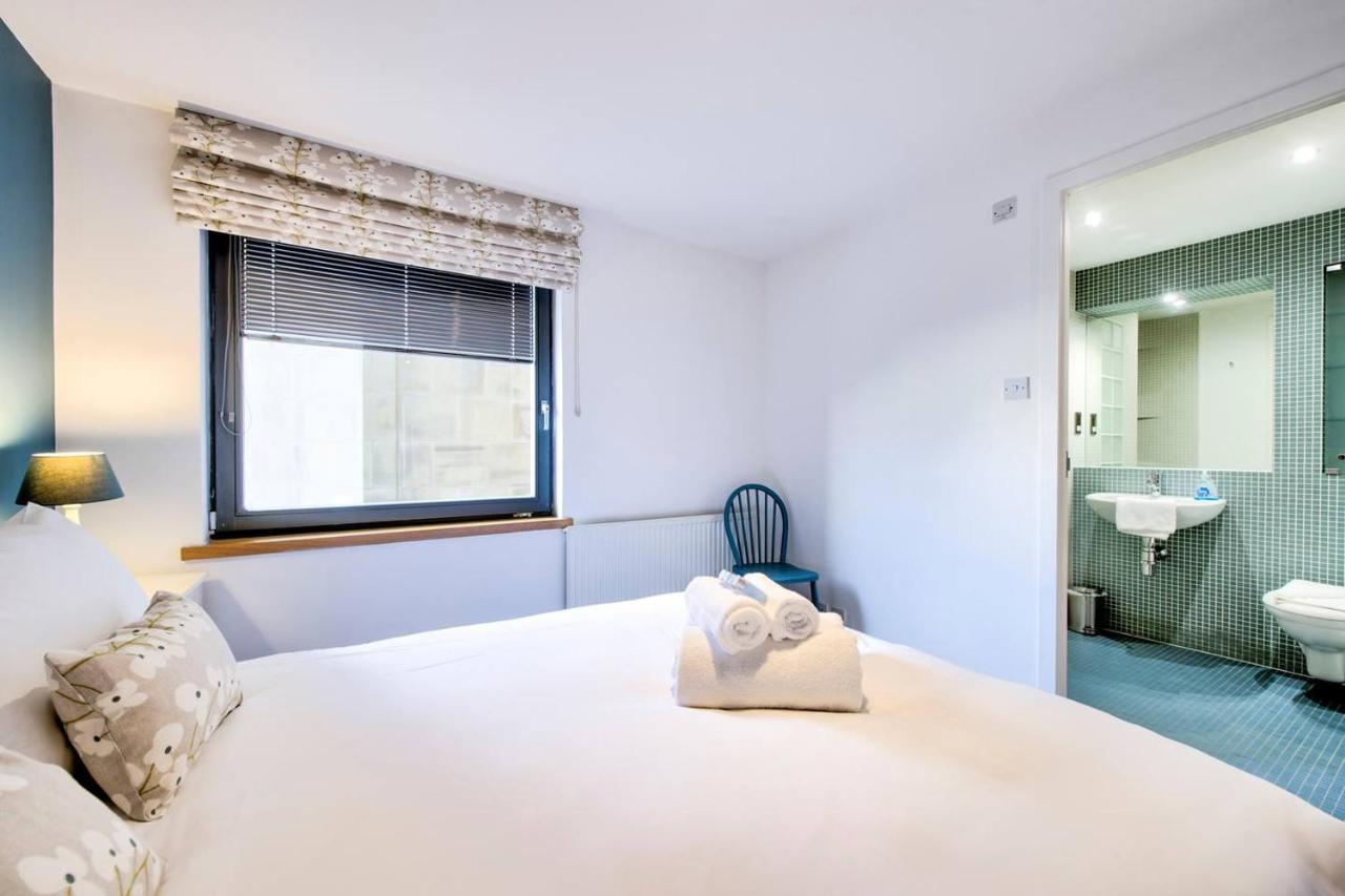 Altido Alluring 3Br Apt Near The Centre With Parking Edimburgo Habitación foto
