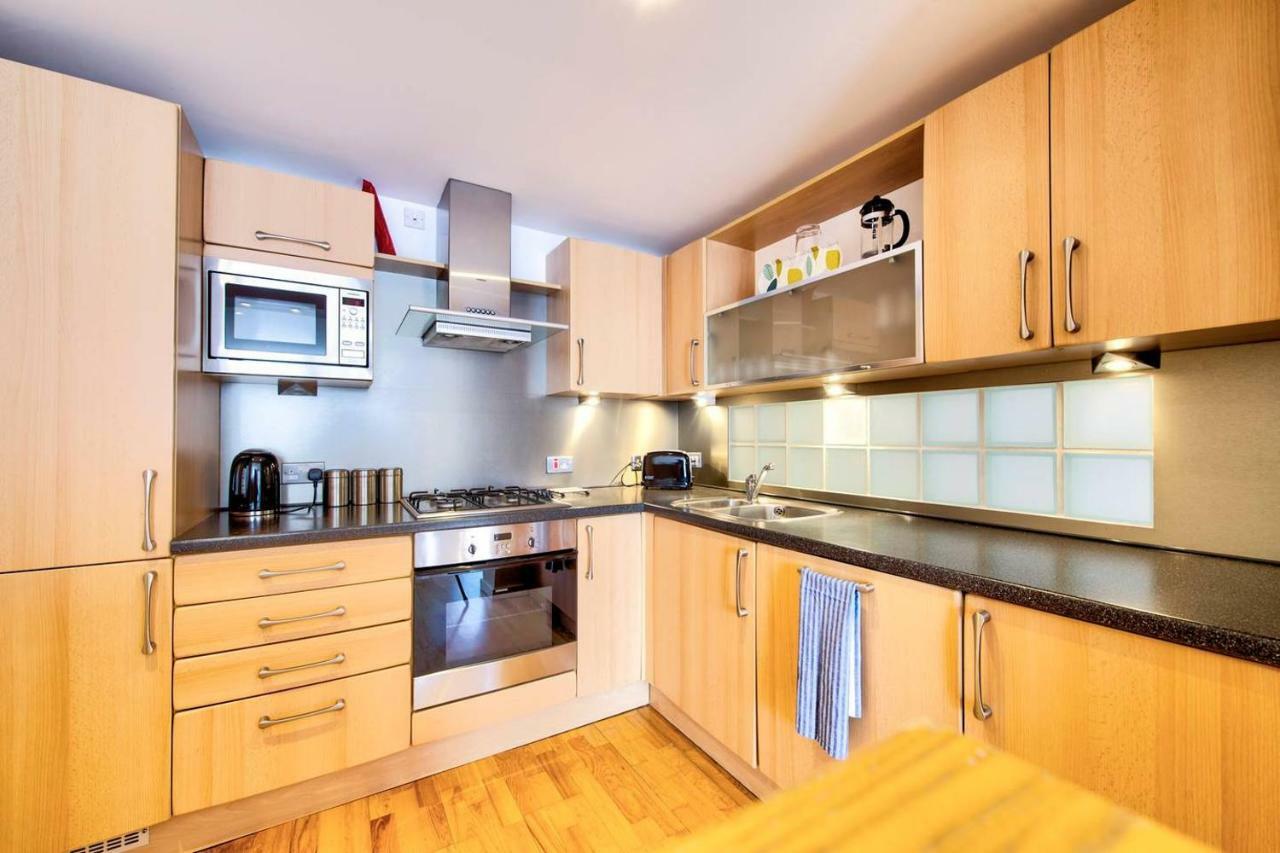 Altido Alluring 3Br Apt Near The Centre With Parking Edimburgo Exterior foto